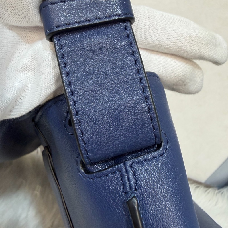 LOEWE ANTON 藍色 銀釦 T型包 斜背包 書包 翻蓋包-72