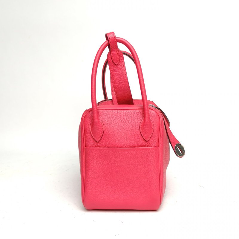 HERMES Lindy26極致粉TC皮D刻銀扣肩背包-3