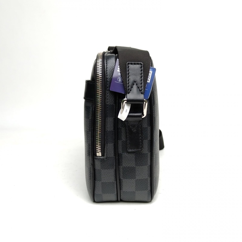 LOUIS VUITTON 黑棋格PVC2020雙層拉鏈郵差包-1