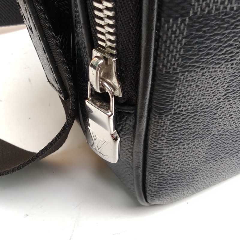 LOUIS VUITTON 黑棋格PVC2020雙層拉鏈郵差包-4