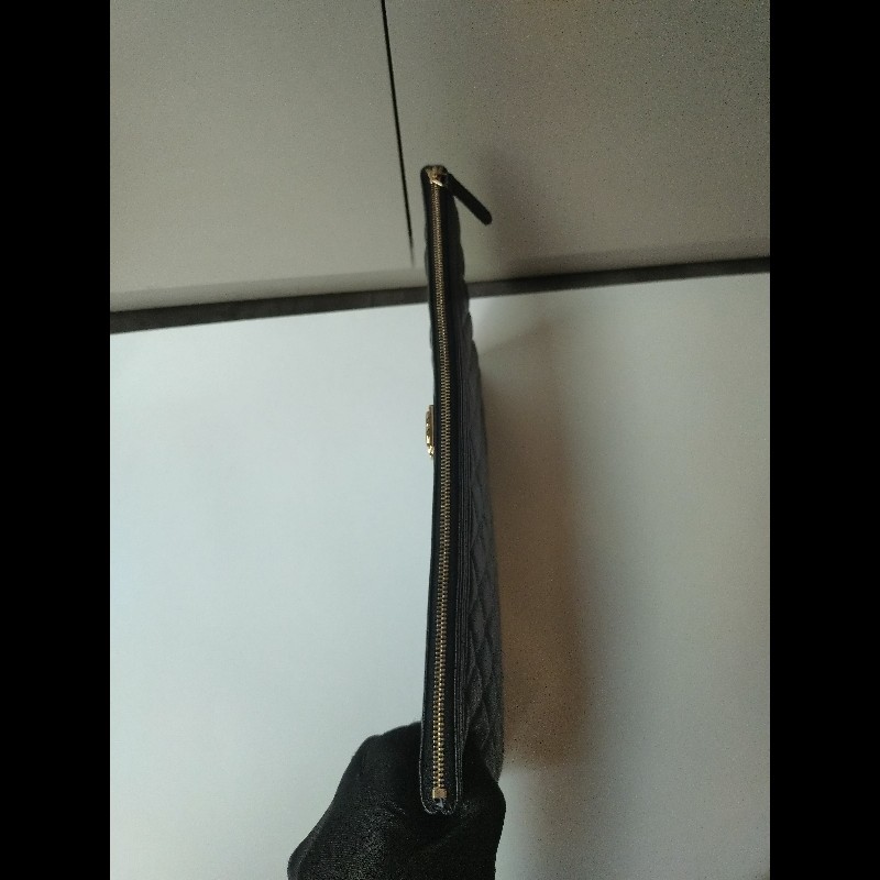 Chanel 黑色荔枝皮Boy 系列大方手拿包-8