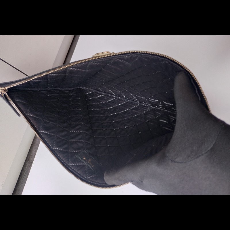 Chanel 黑色荔枝皮Boy 系列大方手拿包-12