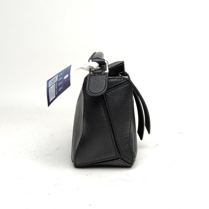 LOEWE Puzzle18幾何包迷你MINI黑色牛皮肩背包-3