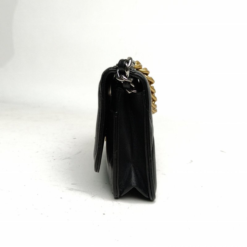 CHANEL 19BAG吸扣WOC19黑色羊皮29開金銀扣肩背包-1