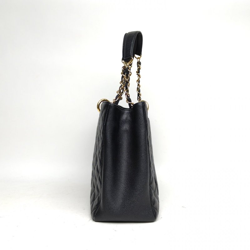 CHANEL GST購物袋大號黑色荔枝牛皮16開金扣肩背包-1