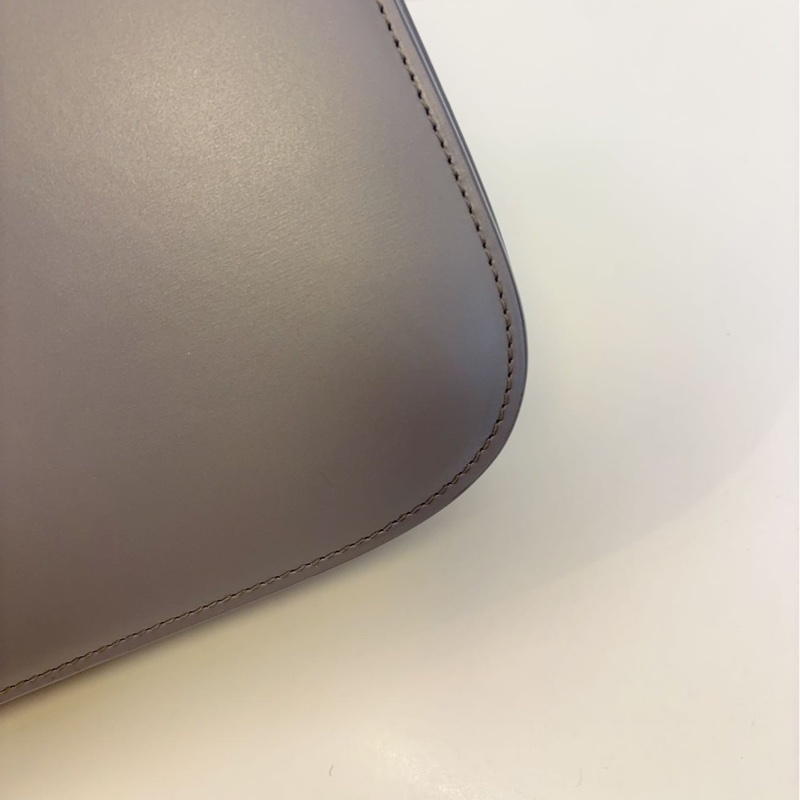 Celine 賽琳 經典Classic Box 霧霾灰銀扣 豆腐包/郵差包 中號-6