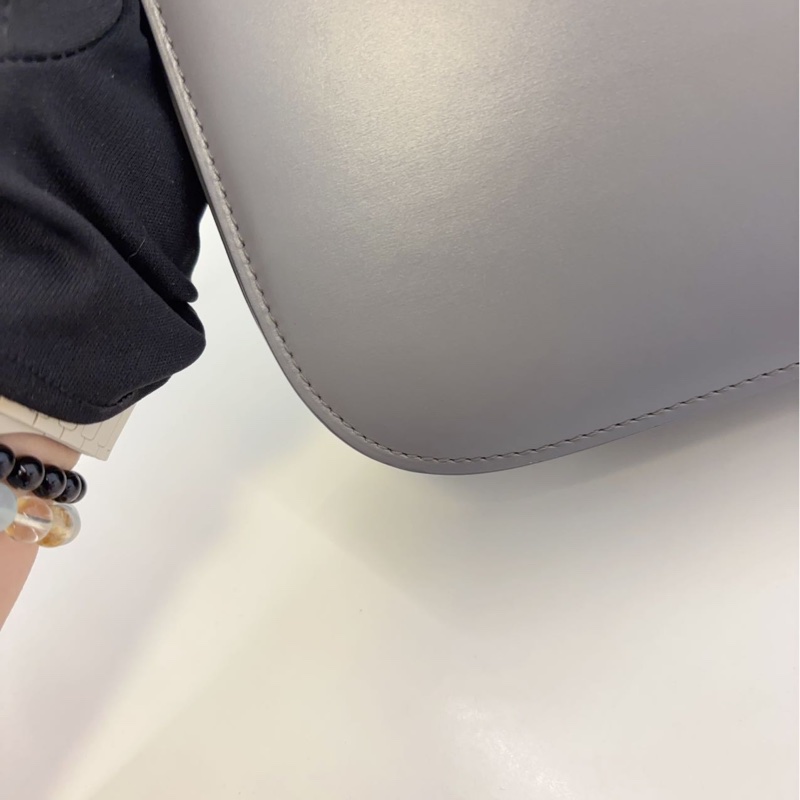 Celine 賽琳 經典Classic Box 霧霾灰銀扣 豆腐包/郵差包 中號-7