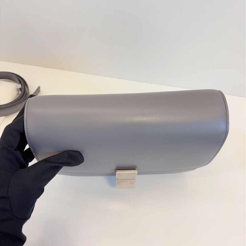 Celine 賽琳 經典Classic Box 霧霾灰銀扣 豆腐包/郵差包 中號-12