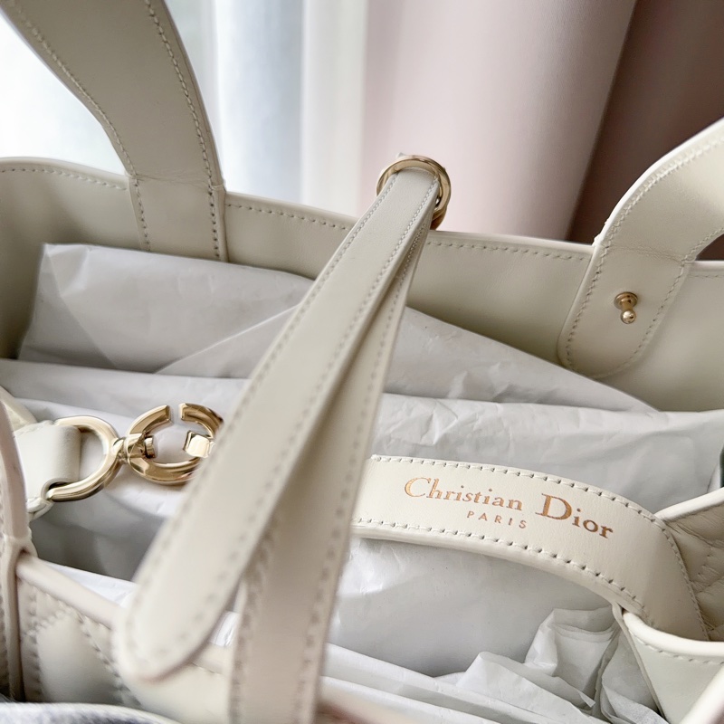 Dior Toujours 中型包仙女白色-11