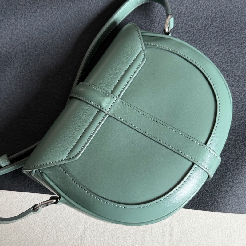 Celine 牛油果綠色牛皮Besace 16馬鞍包半月包-5