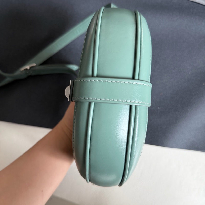 Celine 牛油果綠色牛皮Besace 16馬鞍包半月包-7