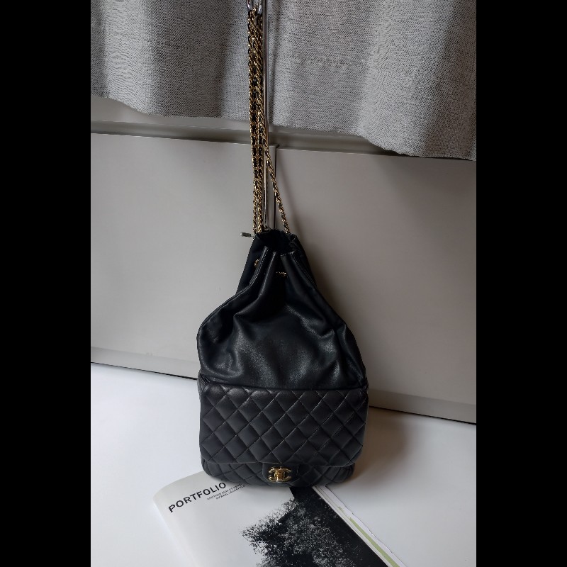 Chanel金鍊雙帶直式黑皮革後背包-0