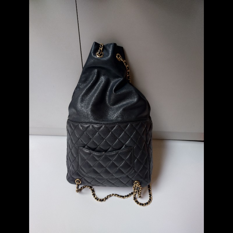 Chanel金鍊雙帶直式黑皮革後背包-1