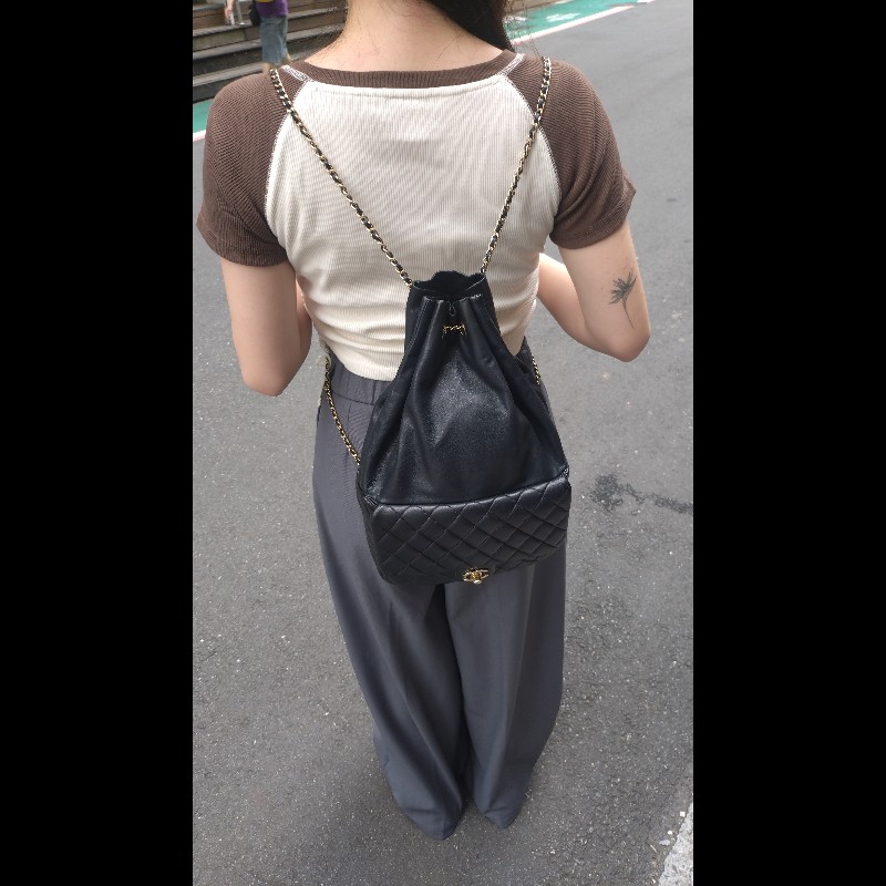 Chanel金鍊雙帶直式黑皮革後背包-3