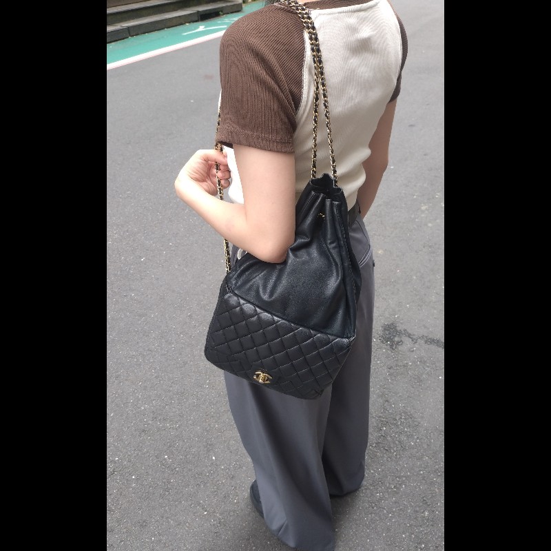 Chanel金鍊雙帶直式黑皮革後背包-4