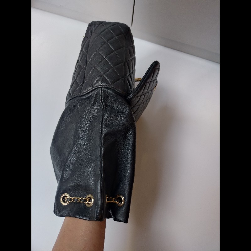 Chanel金鍊雙帶直式黑皮革後背包-10