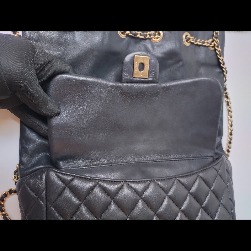 Chanel金鍊雙帶直式黑皮革後背包-20
