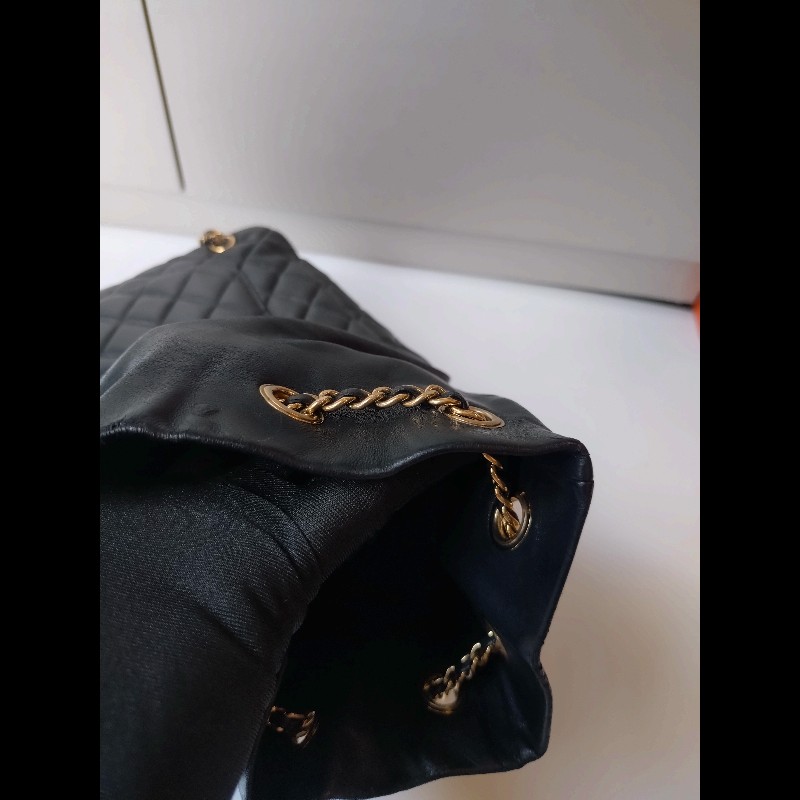 Chanel金鍊雙帶直式黑皮革後背包-23