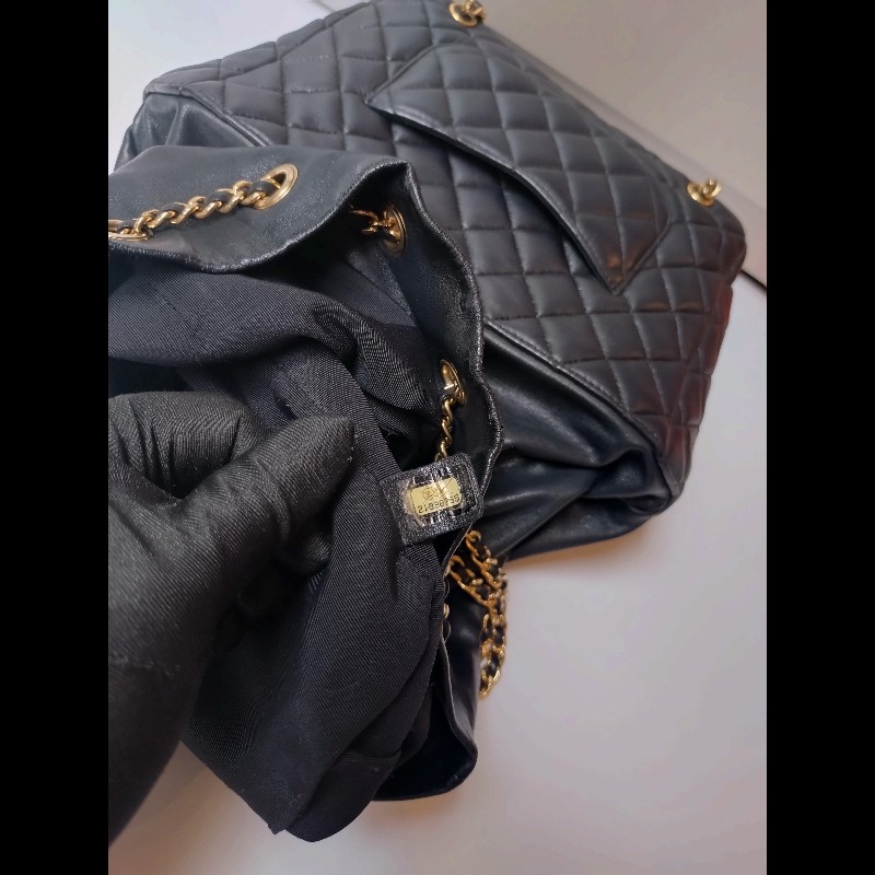 Chanel金鍊雙帶直式黑皮革後背包-26