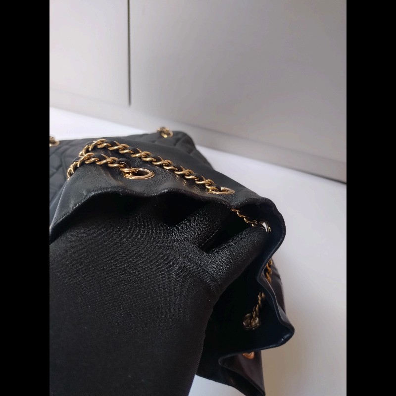 Chanel金鍊雙帶直式黑皮革後背包-33