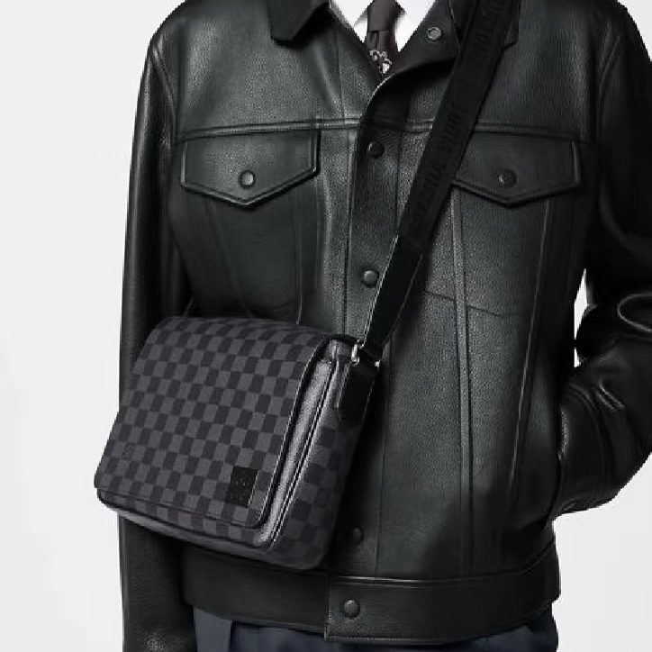 LV黑灰棋盤格郵差包N42710-2