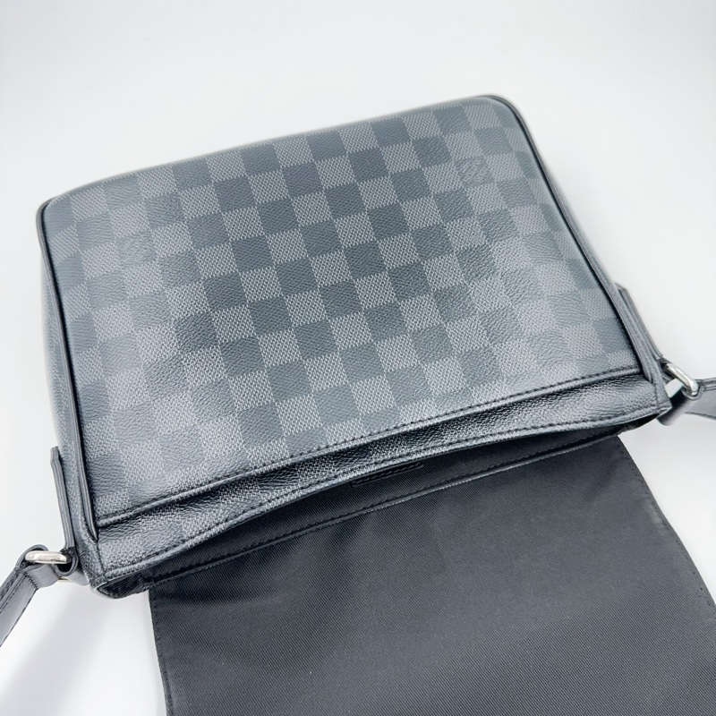 LV黑灰棋盤格郵差包N42710-9