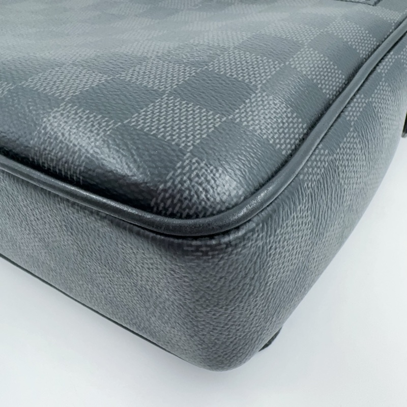 LV黑灰棋盤格郵差包N42710-14