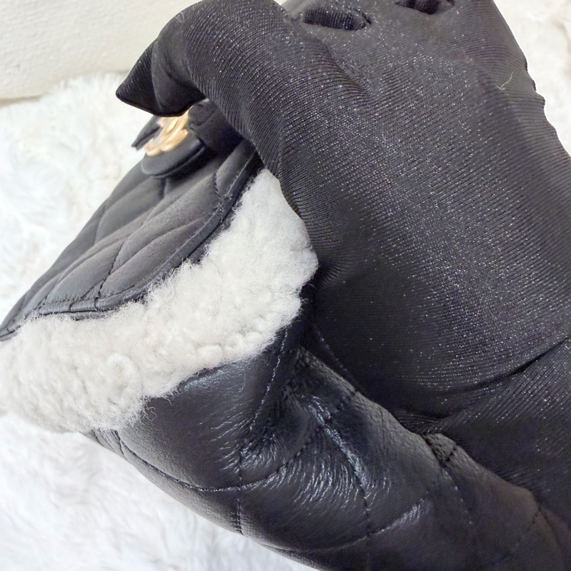 Chanel/ Small 25 Hanbag Teddy-12