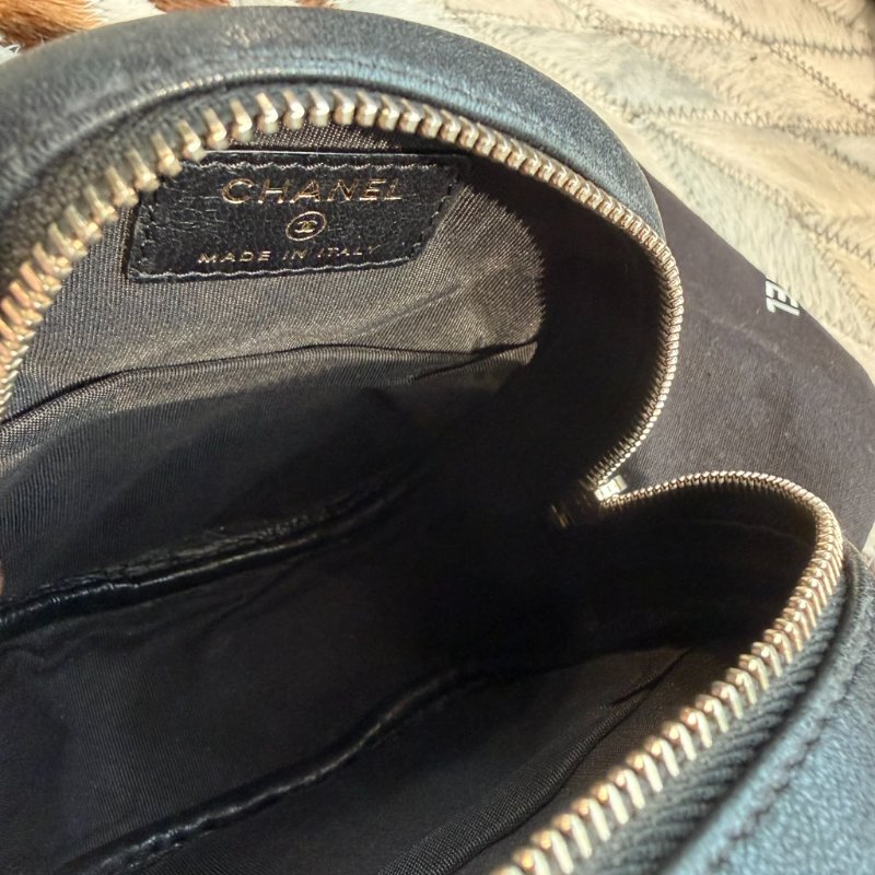 CHANEL 多元素圓餅鏈包 黑色-7