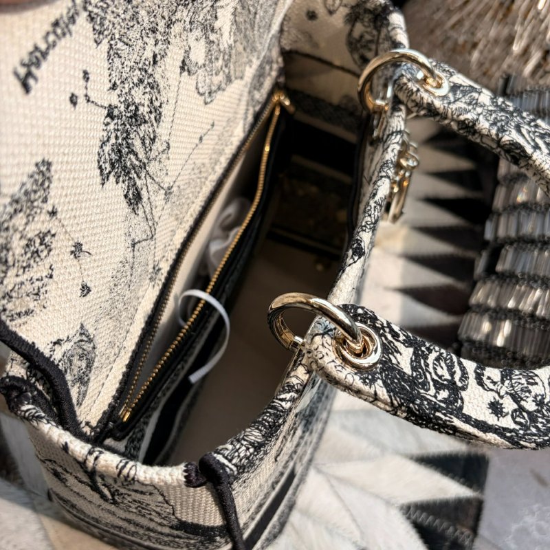 DIOR LADY黑白刺繡黛妃包 中號-4