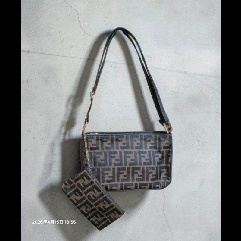FENDI 經典優雅肩背包 手提包 有附長背帶 零錢包-0