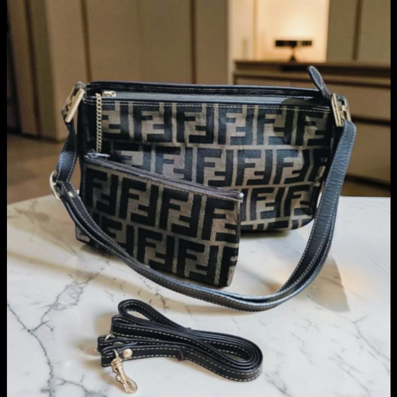 FENDI 經典優雅肩背包 手提包 有附長背帶 零錢包-1