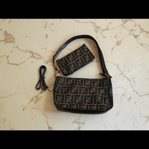 FENDI 經典優雅肩背包 手提包 有附長背帶 零錢包