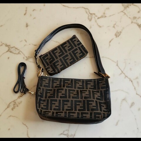 FENDI 經典優雅肩背包 手提包 有附長背帶 零錢包