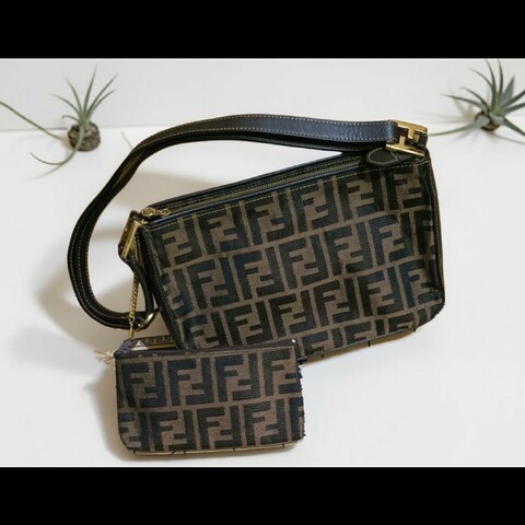 FENDI 經典優雅肩背包 手提包 有附長背帶 零錢包