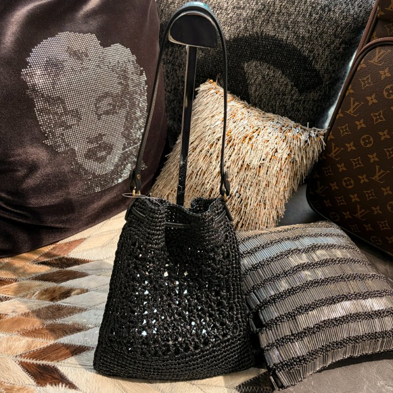 MIUMIU 拉菲草編織米字母LOGO小提包 黑-2