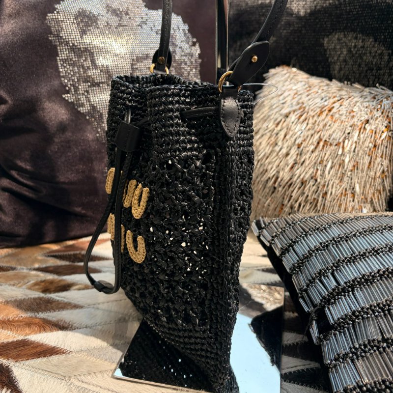 MIUMIU 拉菲草編織米字母LOGO小提包 黑-3