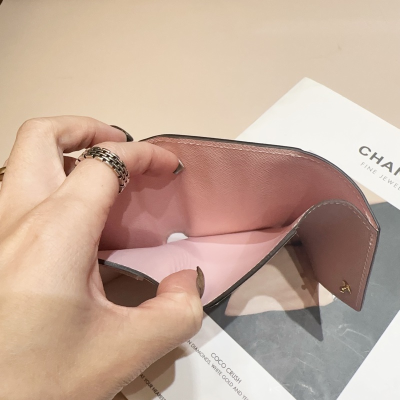 LV 原花拼粉內裡牛皮Zoe4卡三折短夾-6