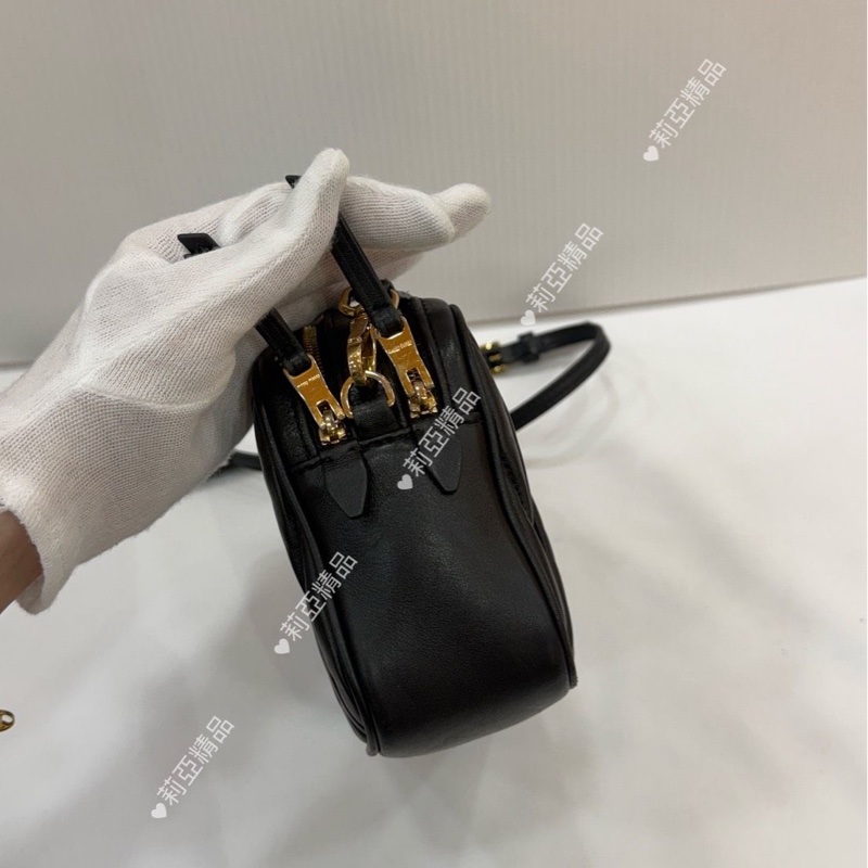 莉亞精品♡Miumiu 黑金相機包 二手-7