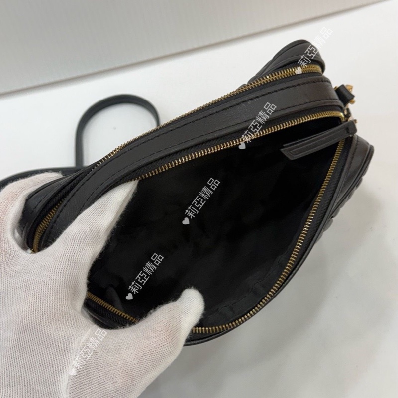 莉亞精品♡Miumiu 黑金相機包 二手-14