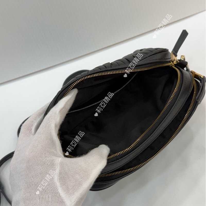 莉亞精品♡Miumiu 黑金相機包 二手-15