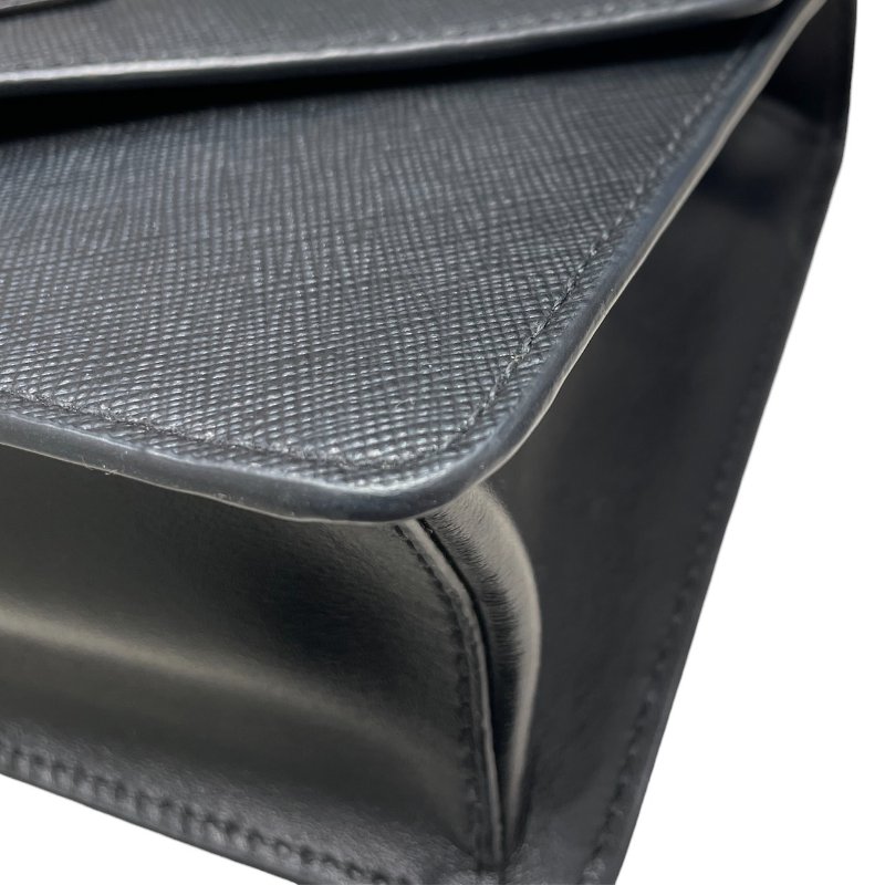 PRADA 普拉達 信封包 SAFFIANO 皮革 黑色 金釦-7