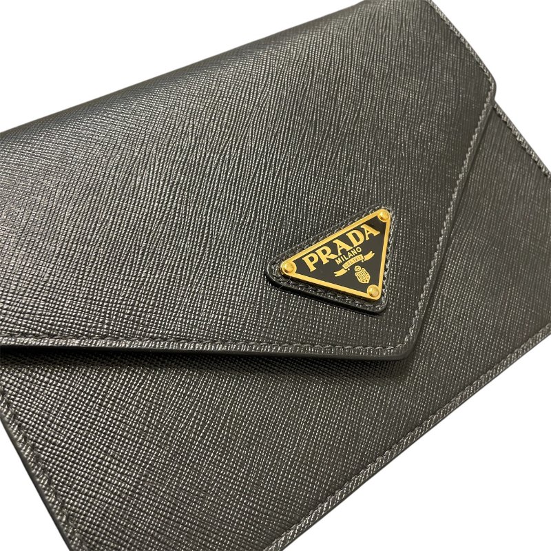 PRADA 普拉達 信封包 SAFFIANO 皮革 黑色 金釦-11