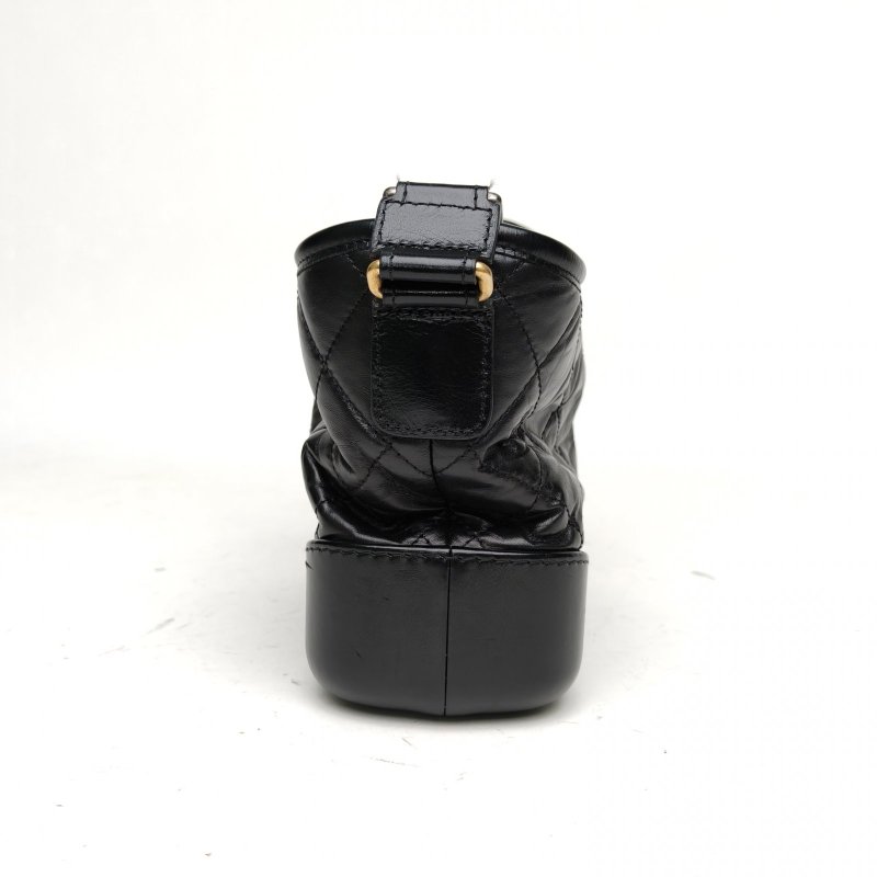 CHANEL GABRIELLE流浪小號黑色牛皮27開金銀扣肩背包-3