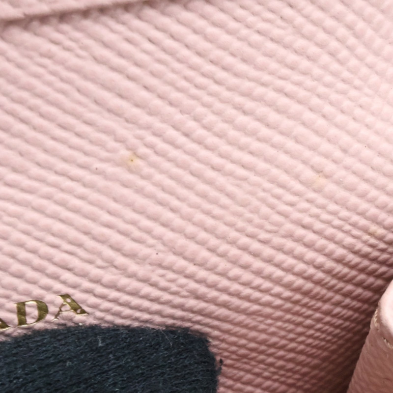 粉色 Saffiano防刮牛皮 卡片夾【PRADA 普拉達】 1MC945-12