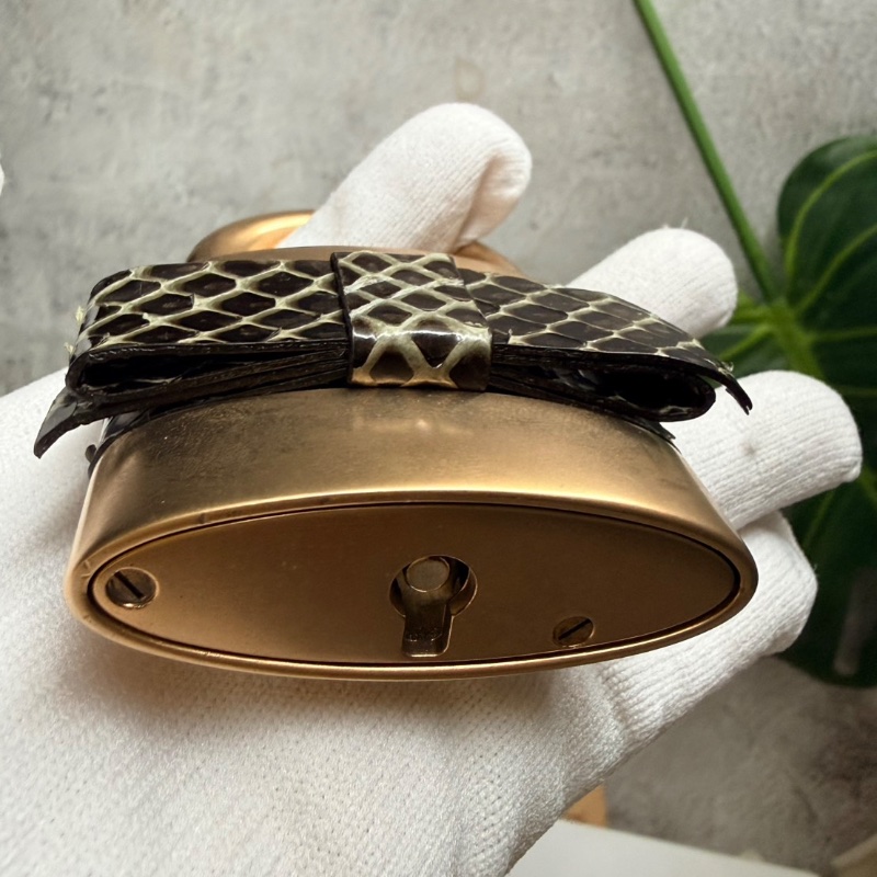 Chloe 蔻依 蟒蛇皮鎖頭掛飾(附盒)-2