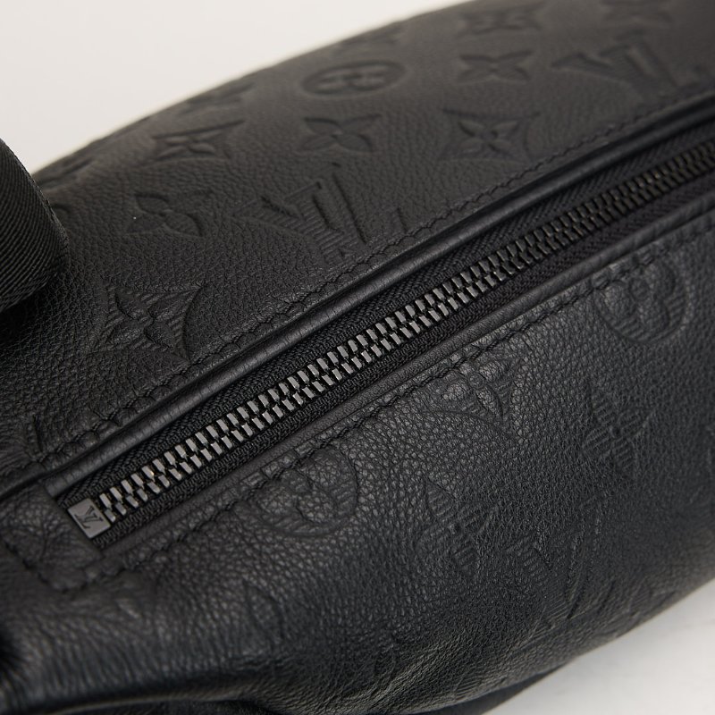 二手Lv discovery PM 腰包/黑壓紋 晶片款-4