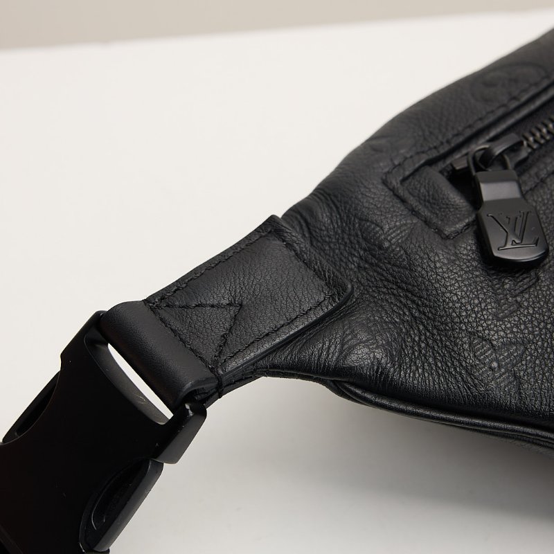 二手Lv discovery PM 腰包/黑壓紋 晶片款-7