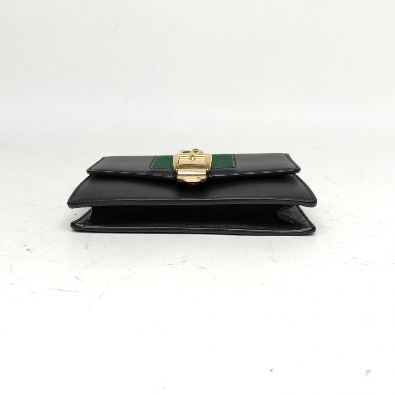 GUCCI Sylvie塞爾維亞絲帶包超Mini16.5黑色牛皮金扣肩背包-4