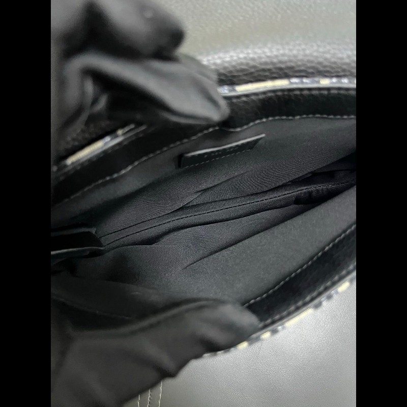 Dior crossbody bag
老花馬鞍斜挎包 胸包-14